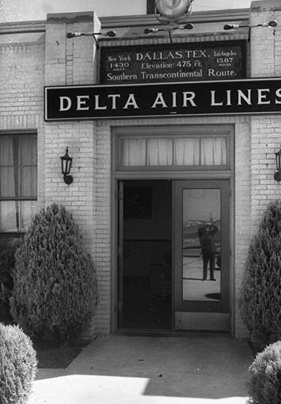 Dallas Love Field entrance for Delta, 1938
