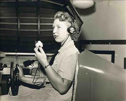 Mother Malone in Link Trainer