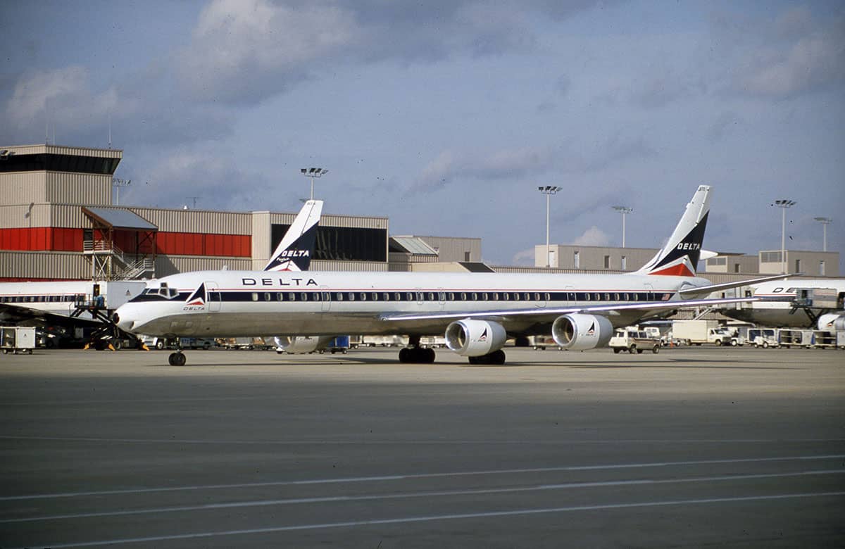 DC-8-71_at_ATL_s-12079