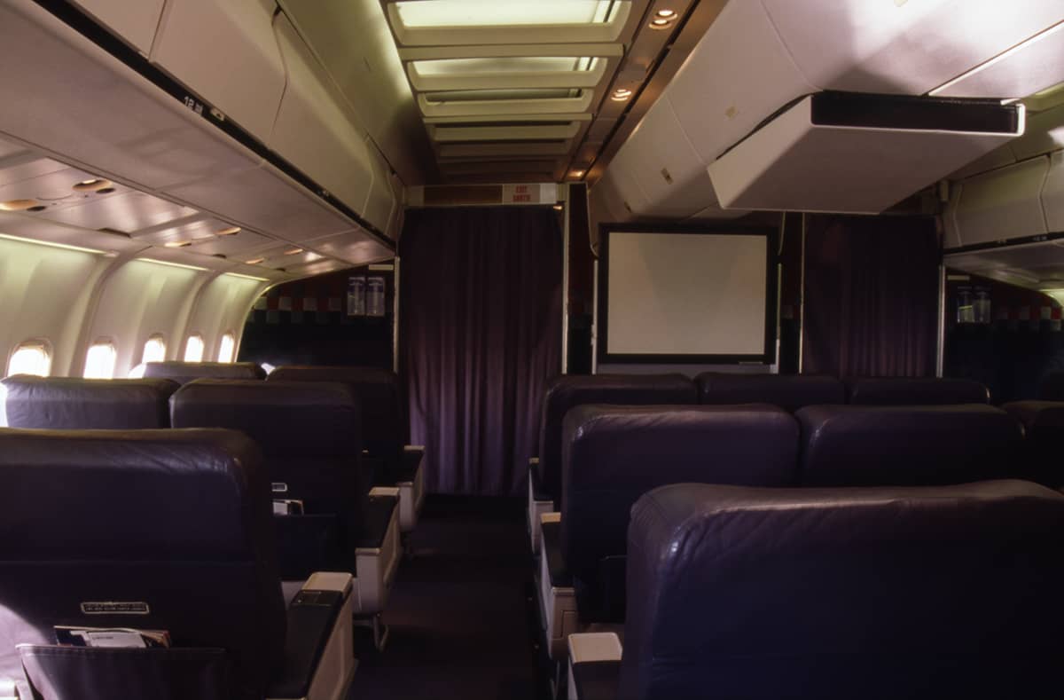 L-1011_intl_business_class_1994