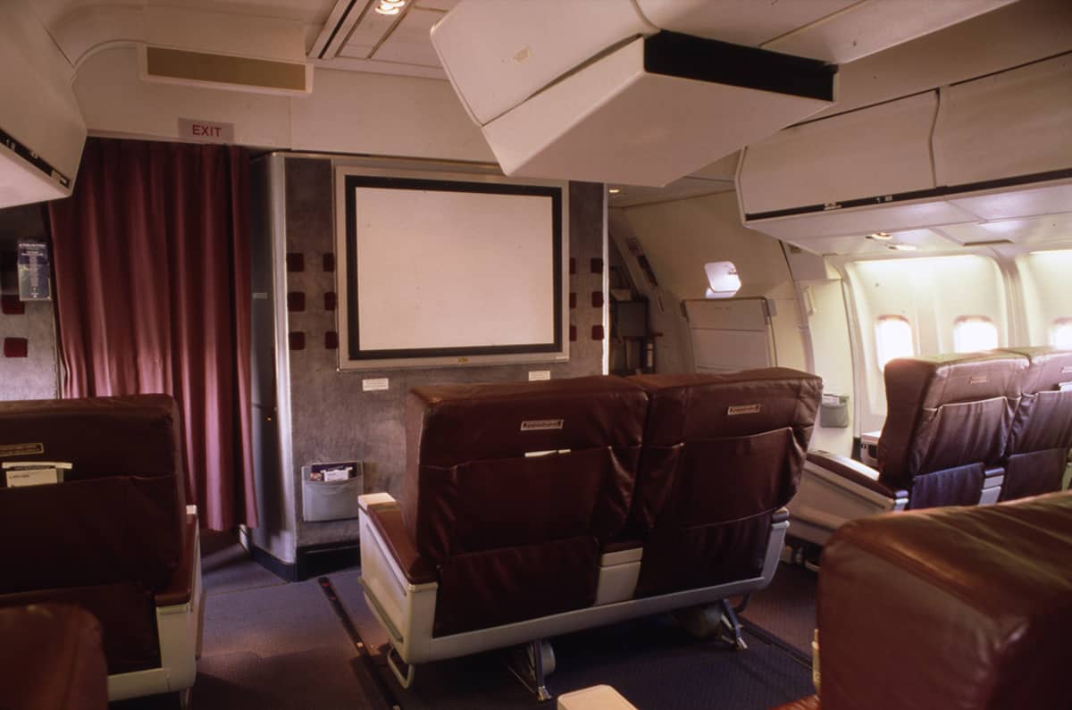 L-1011_intl_first_class_1994