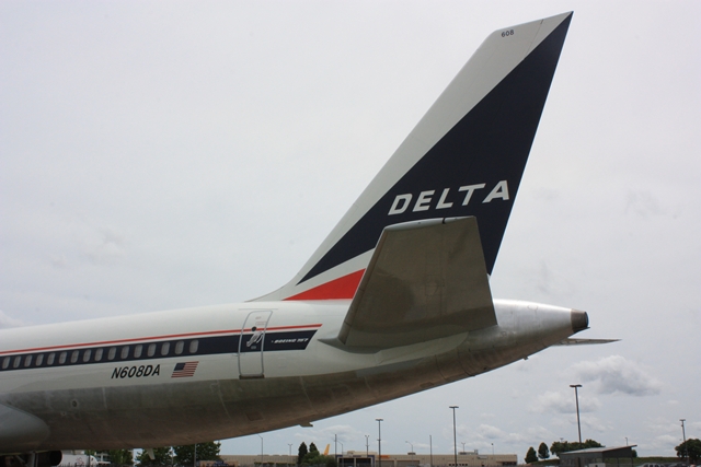 Delta Boeing 757-232 Ship 608, April 2014