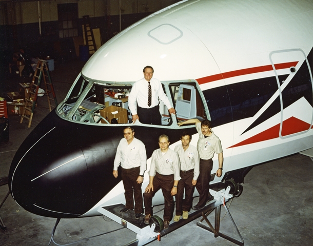 dl_l-1011_mock-up_small_group