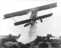 huff-daland_duster_in_action_1920s