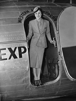 WAL flight attendant 1940