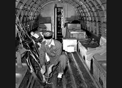 1946_ACS_below_wing_cargo