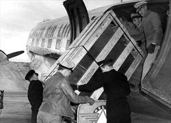 1946_ACS_below_wing_cargo_outerwear