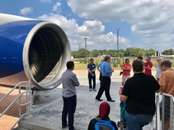 747 tour, outside engine